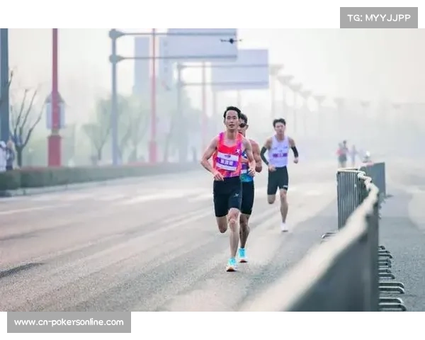 中国田径名将张德顺眉山10公里路跑31分54秒刷新本国女子最好成绩