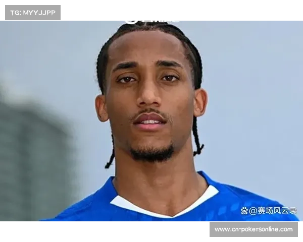 切尔西点球争议：VAR介入确认佩德罗进球有效，主场气氛热烈